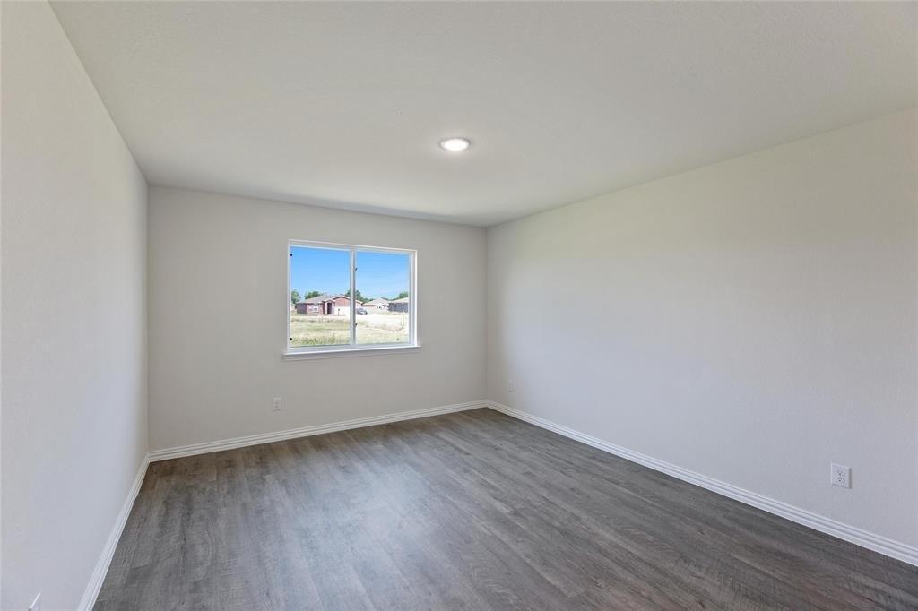 Clay St, Mabank, TX 75147