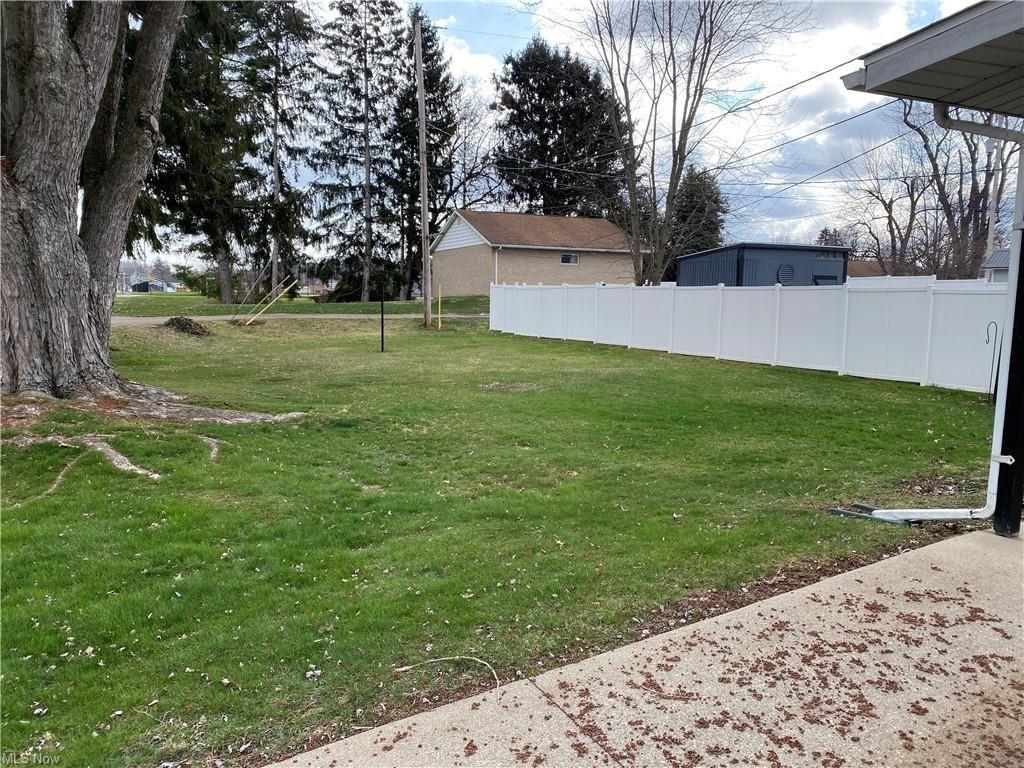 N Main St, Uhrichsville, OH 44683