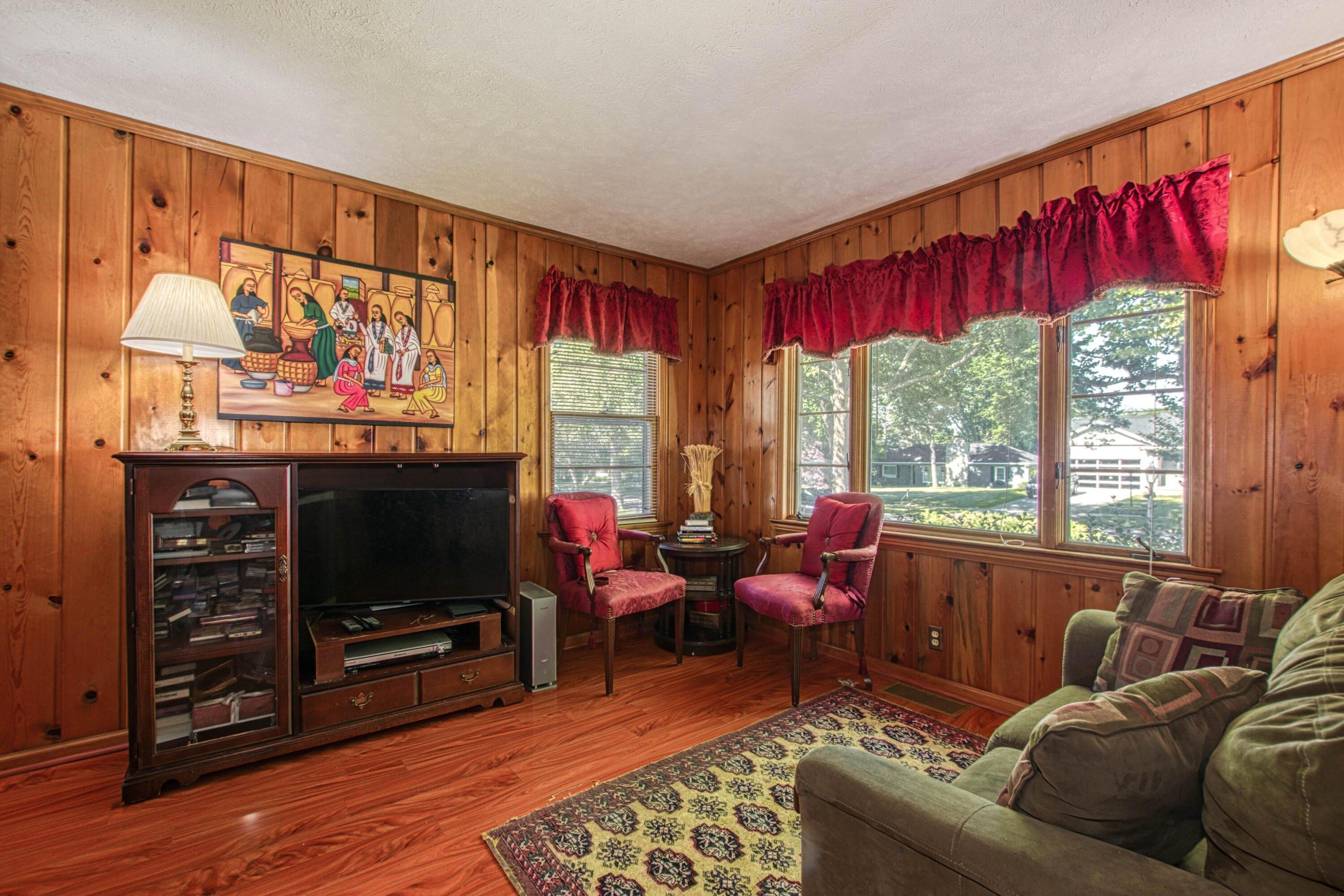 Holmdene Blvd Ne, Grand Rapids, MI 49503