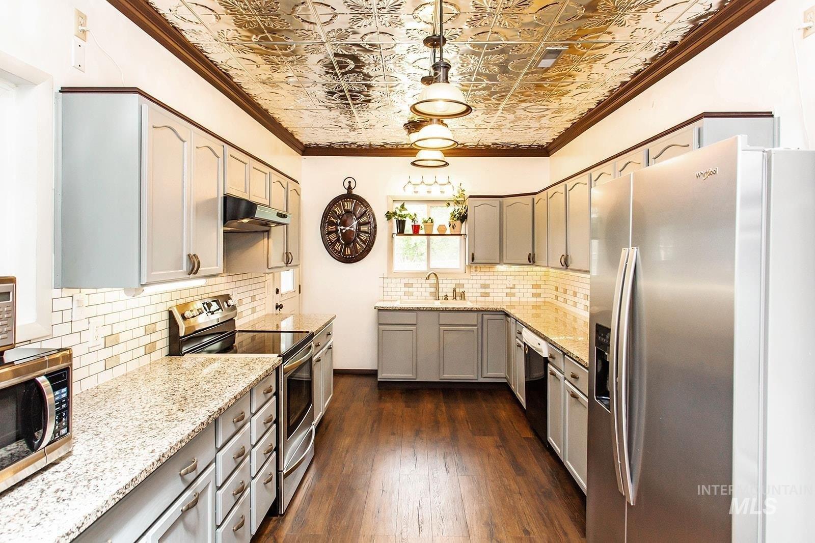 Crestview Dr, Twin Falls, ID 83301