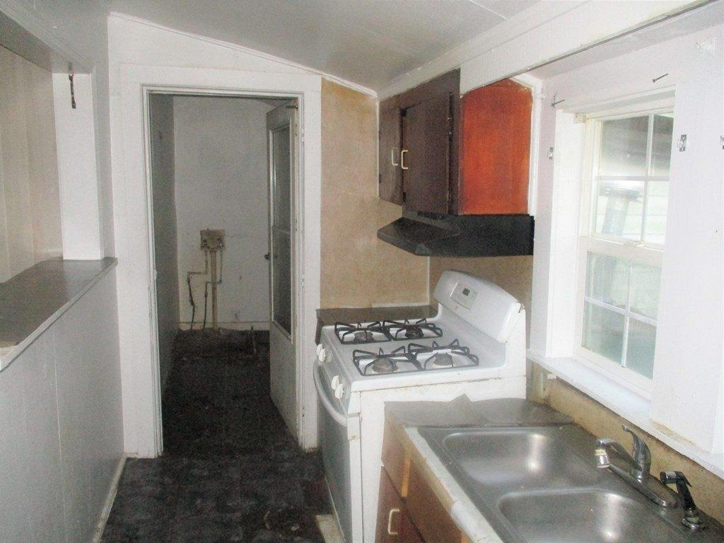 Pine St, Darlington, SC 29532