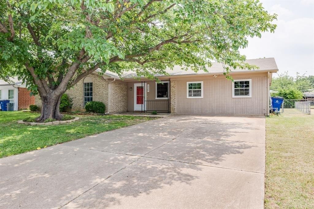 Ne Michael Dr, Burleson, TX 76028