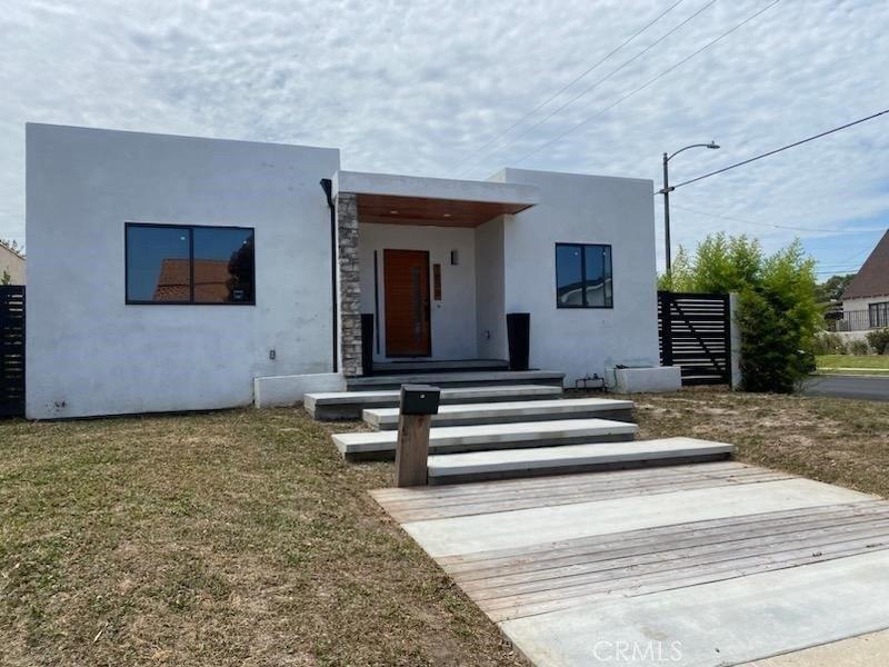 W 78th St, Los Angeles, CA 90047
