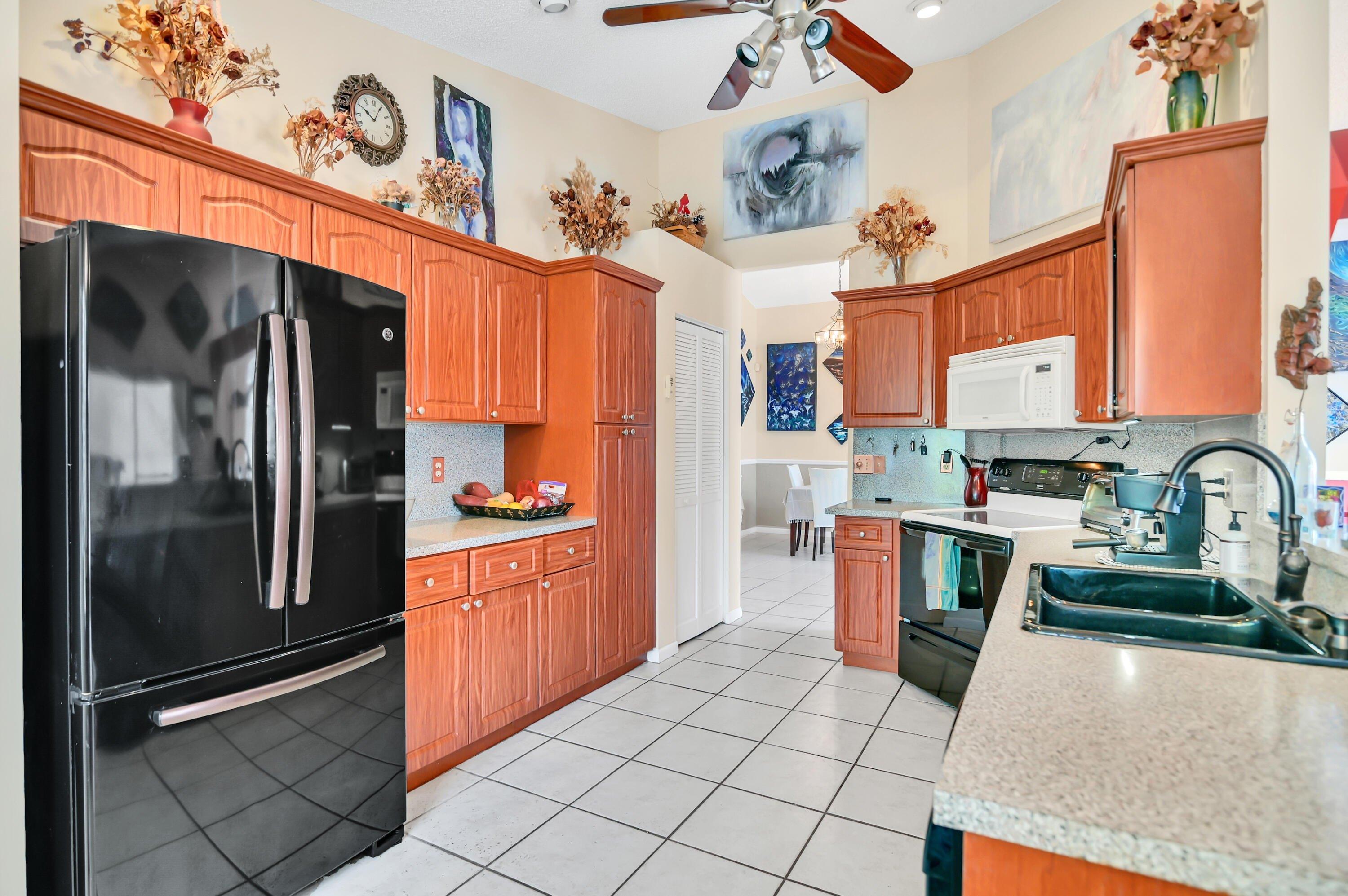 Camrose Ln, West Palm Beach, FL 33417