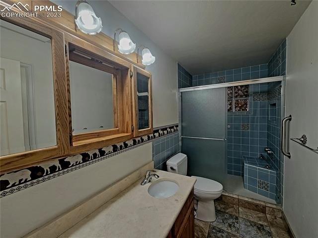 Dixon Dr, Colorado Springs, CO 80909