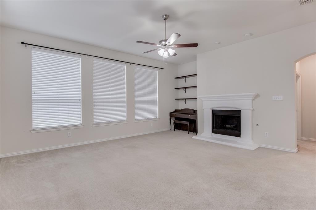 Cross Meadow Blvd, Mansfield, TX 76063