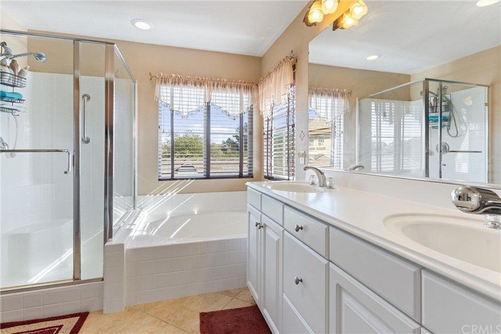 Moonbrook Ln, Murrieta, CA 92563