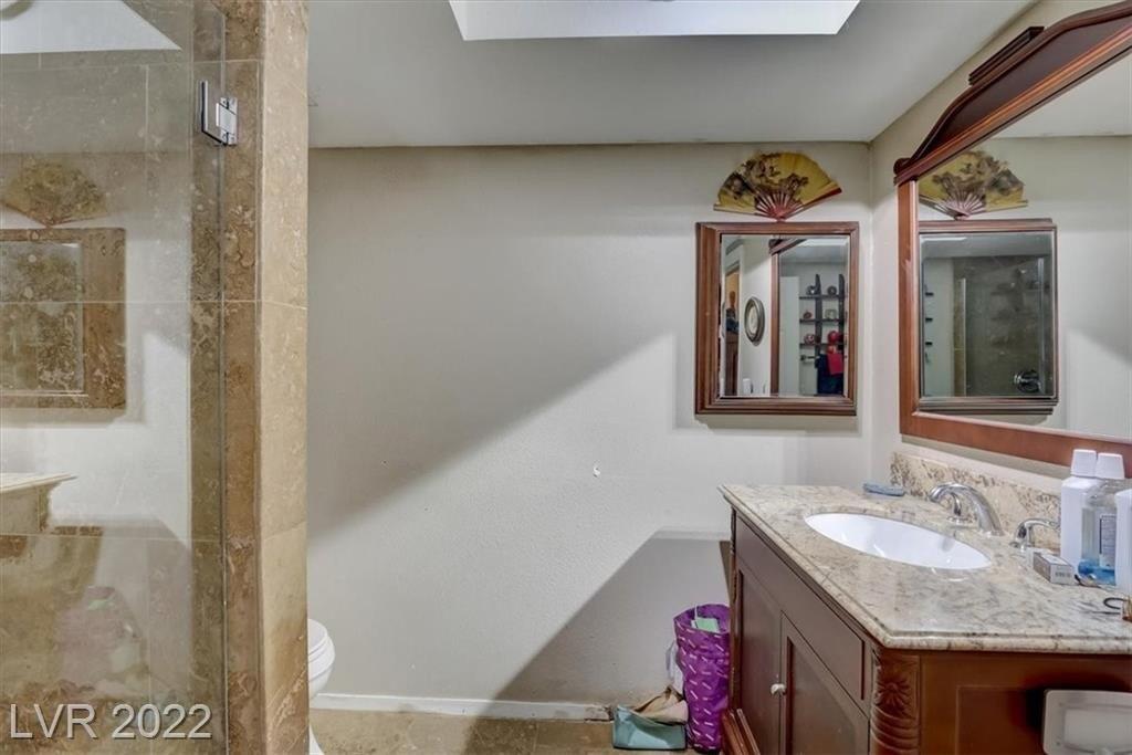 Mckinley Cir, Las Vegas, NV 89121