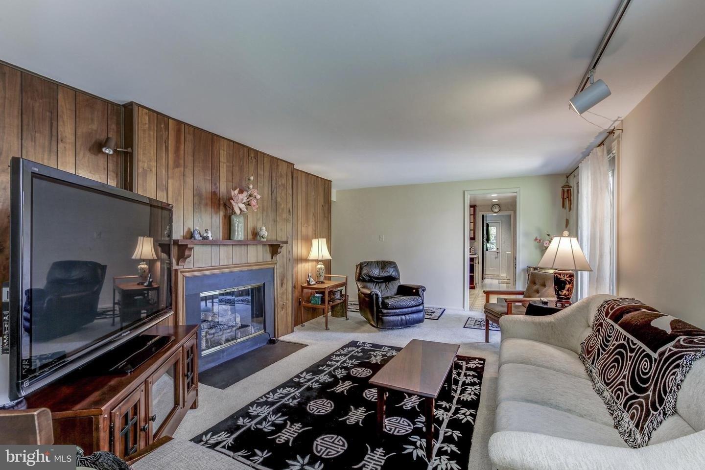 N Meadow Fence Rd, Montgomery Village, MD 20886