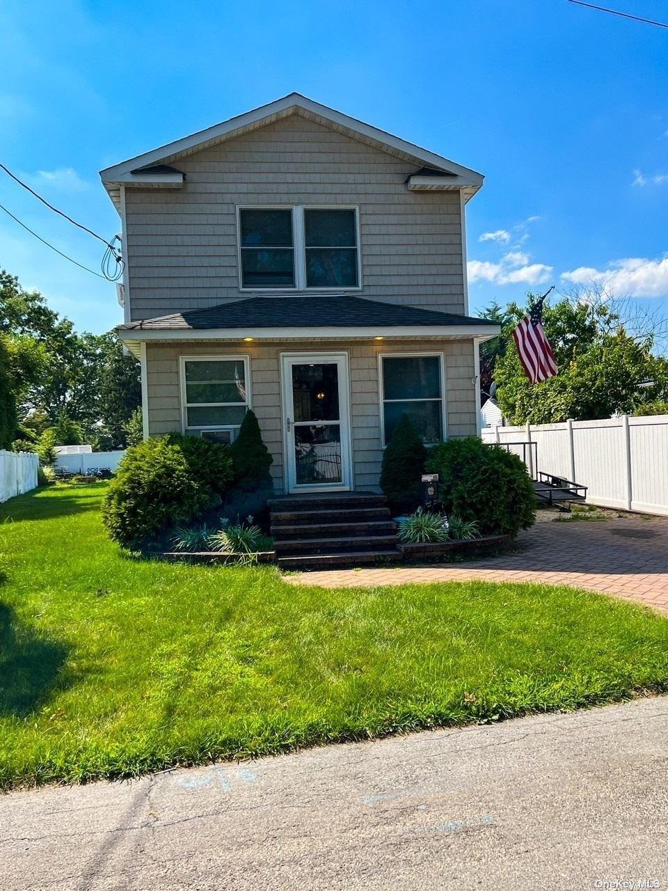Hawthorne Ave, West Babylon, NY 11704