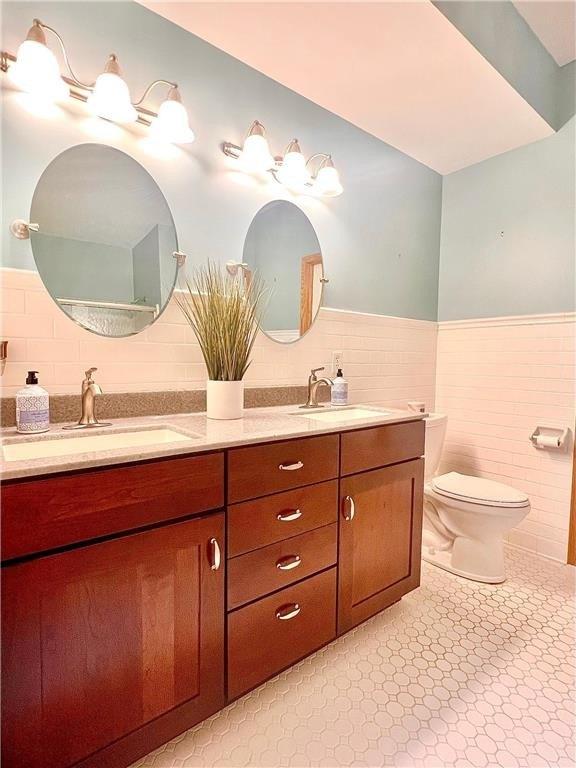 Bloomberg Ln, Inver Grove Heights, MN 55076