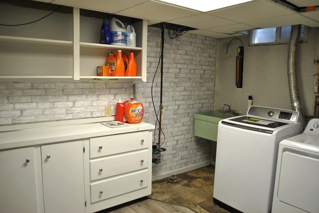 Raymond St, Nashua, NH 03064