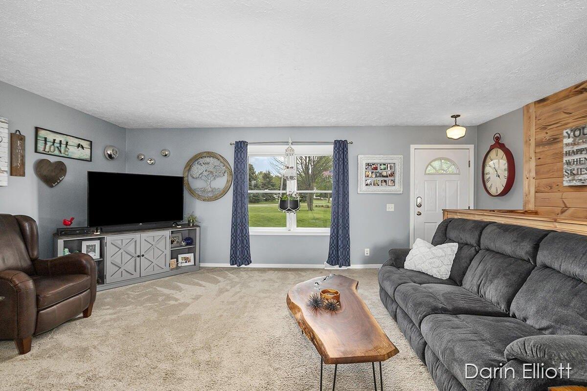 Easton Dr, Ionia, MI 48846
