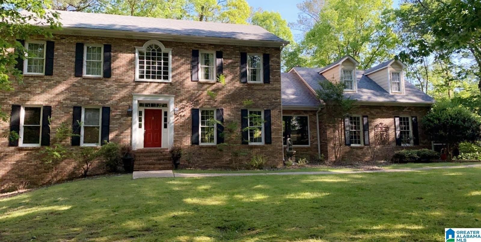 Coshatt Dr, Hoover, AL 35244