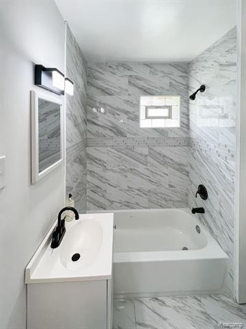 Knox Ave, Warren, MI 48089