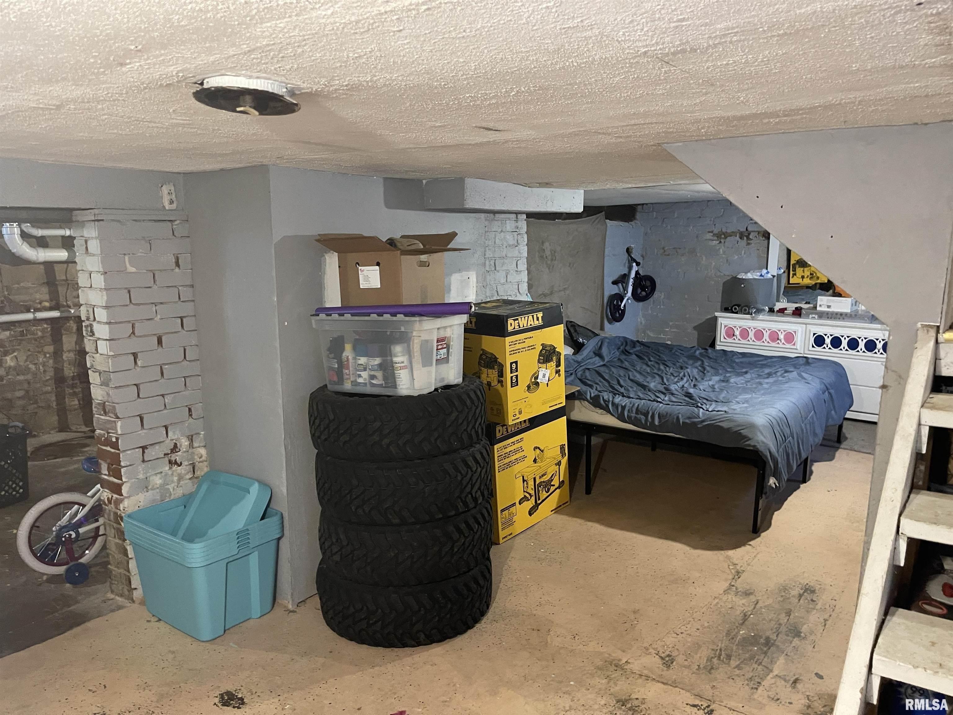 S Henrietta St, Springfield, IL 62704