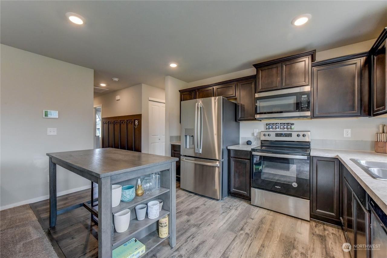 185th St E, Puyallup, WA 98374