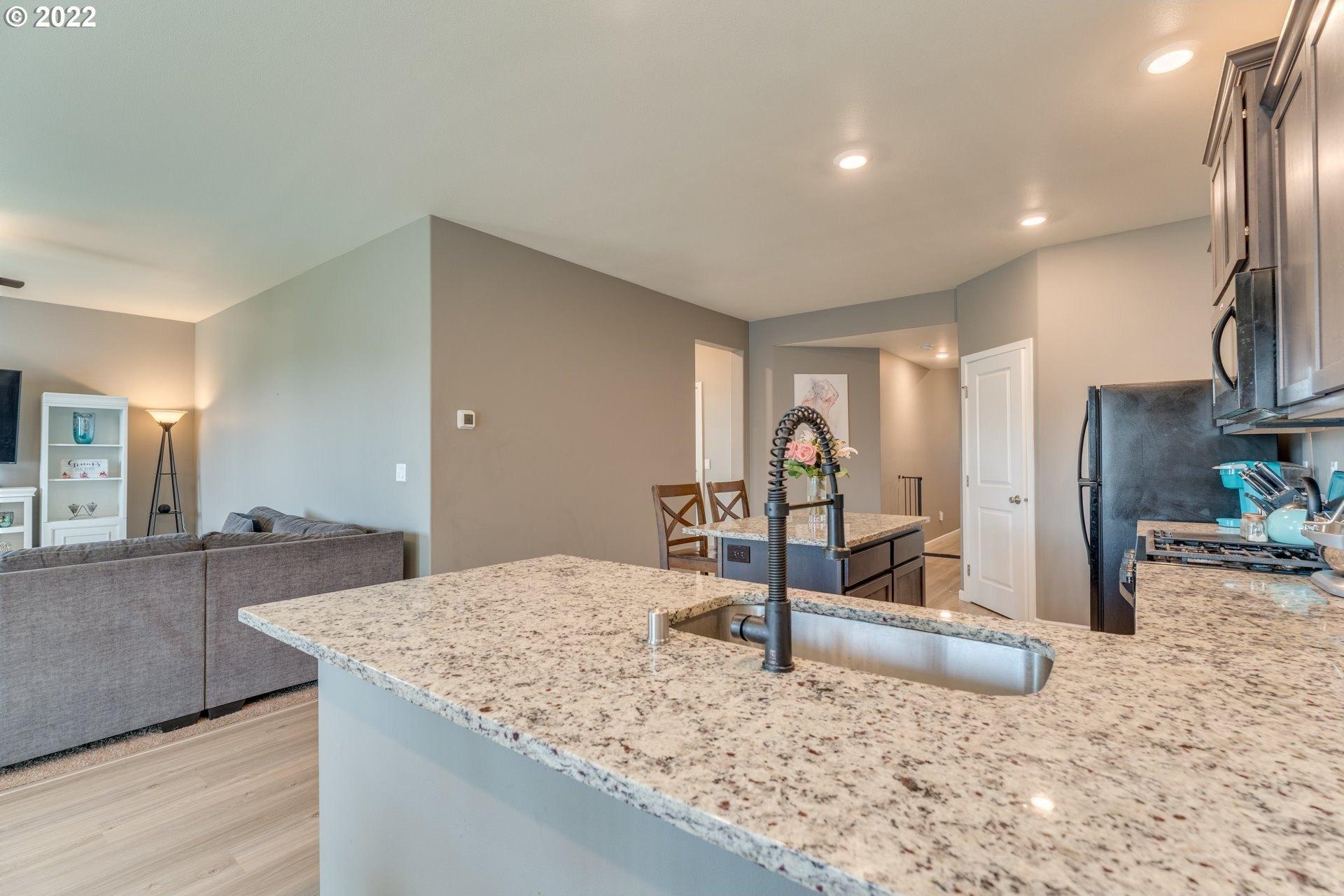 W 12th St, La Center, WA 98629
