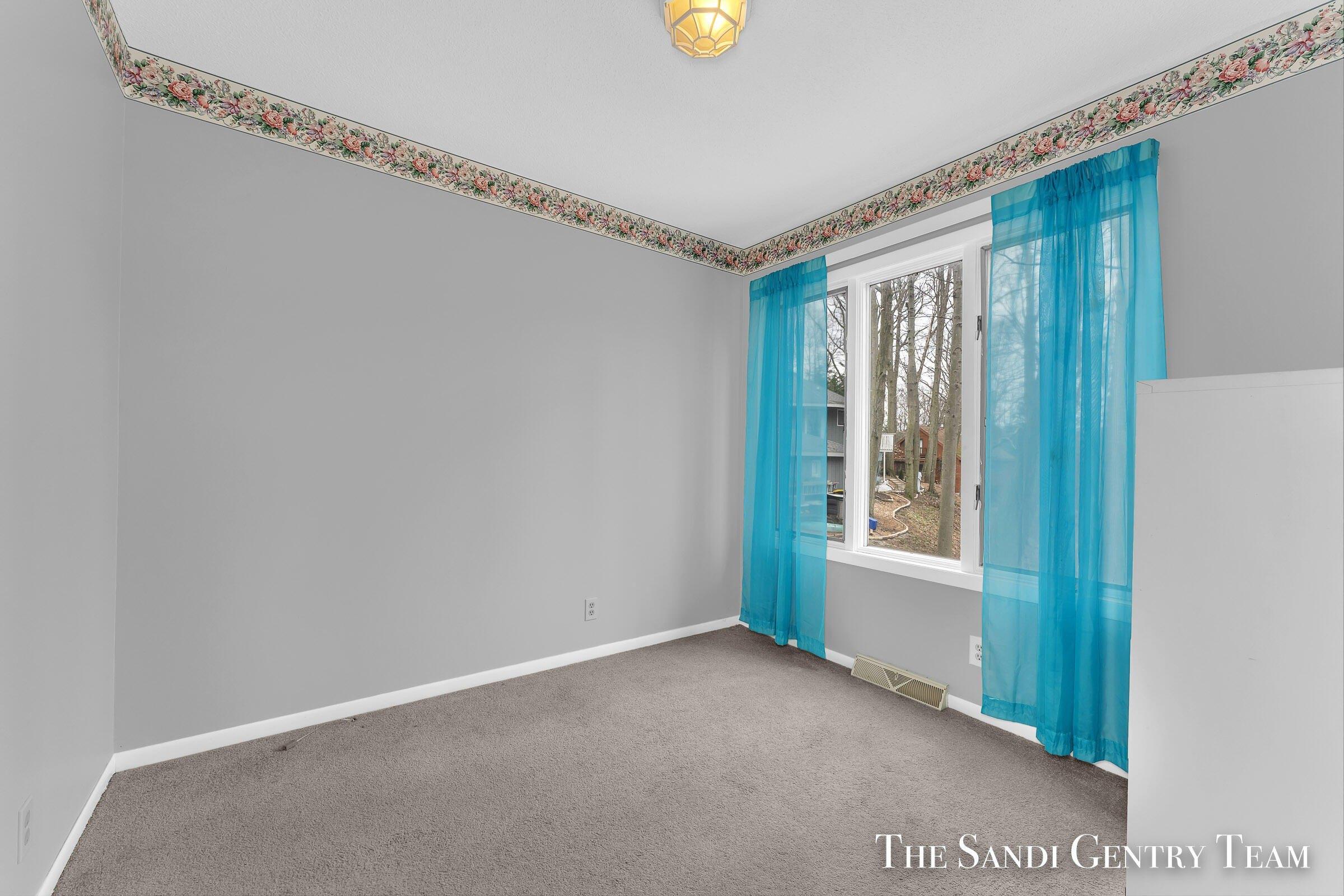 Lakeview Ct, West Olive, MI 49460