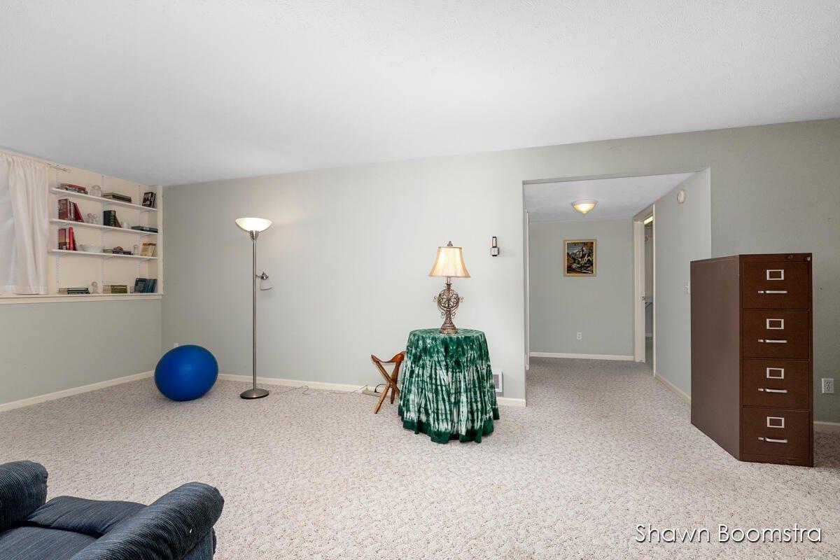 Shoreside South Dr Se, Grand Rapids, MI 49548
