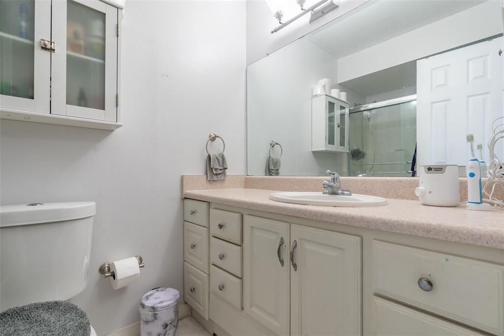Crestmore Ct, Tampa, FL 33624
