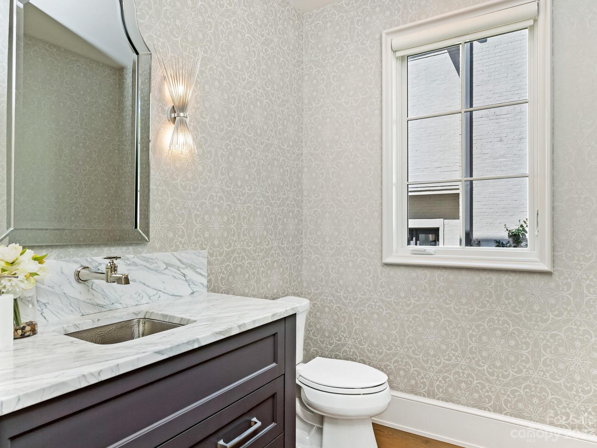 Beverly Dr, Charlotte, NC 28207
