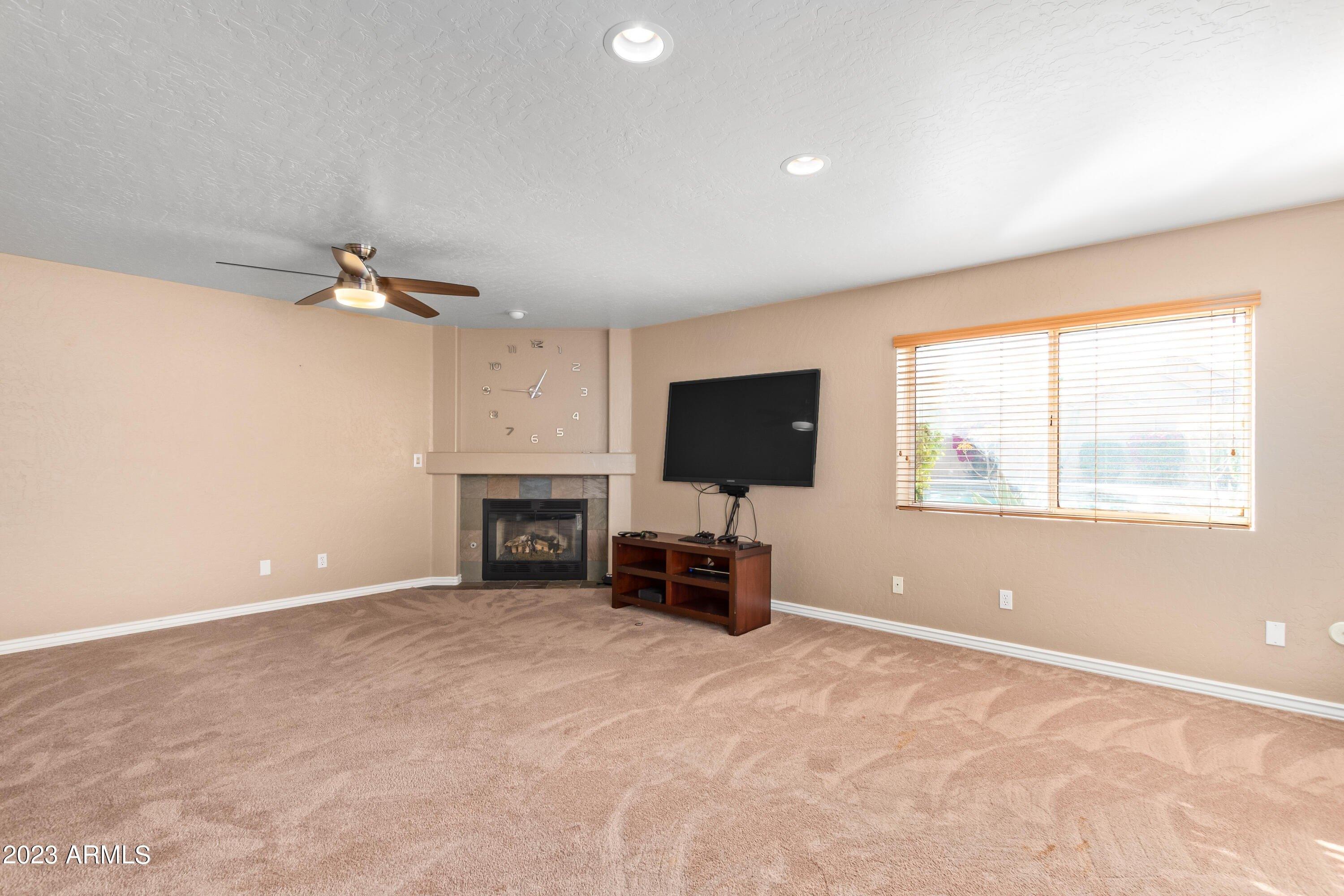 S 38th Pl, Phoenix, AZ 85048