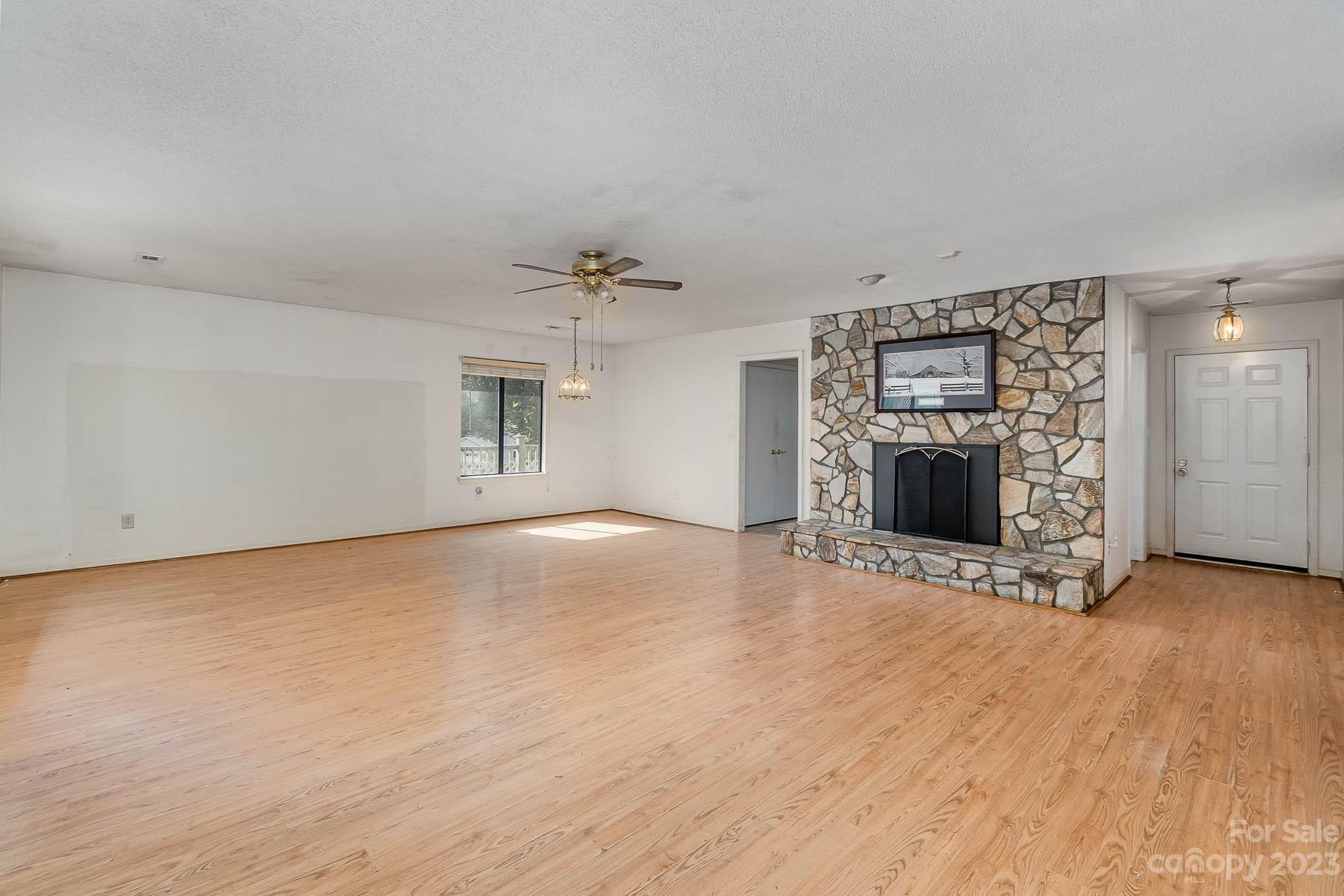 Rittenhouse Cir, Charlotte, NC 28270