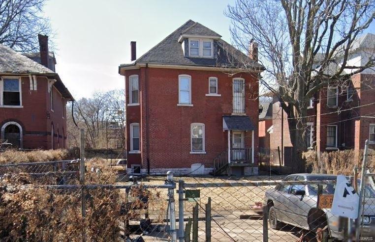 Sullivan Ave, Saint Louis, MO 63107