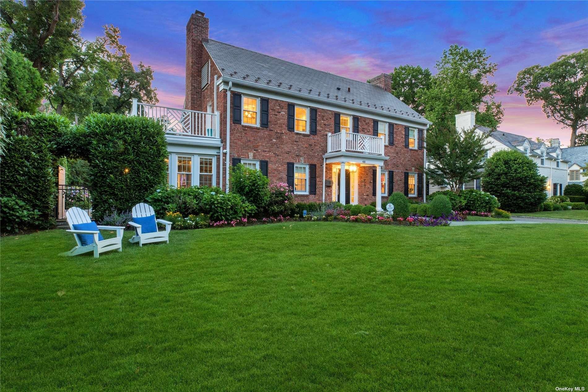 Mason Dr, Manhasset, NY 11030
