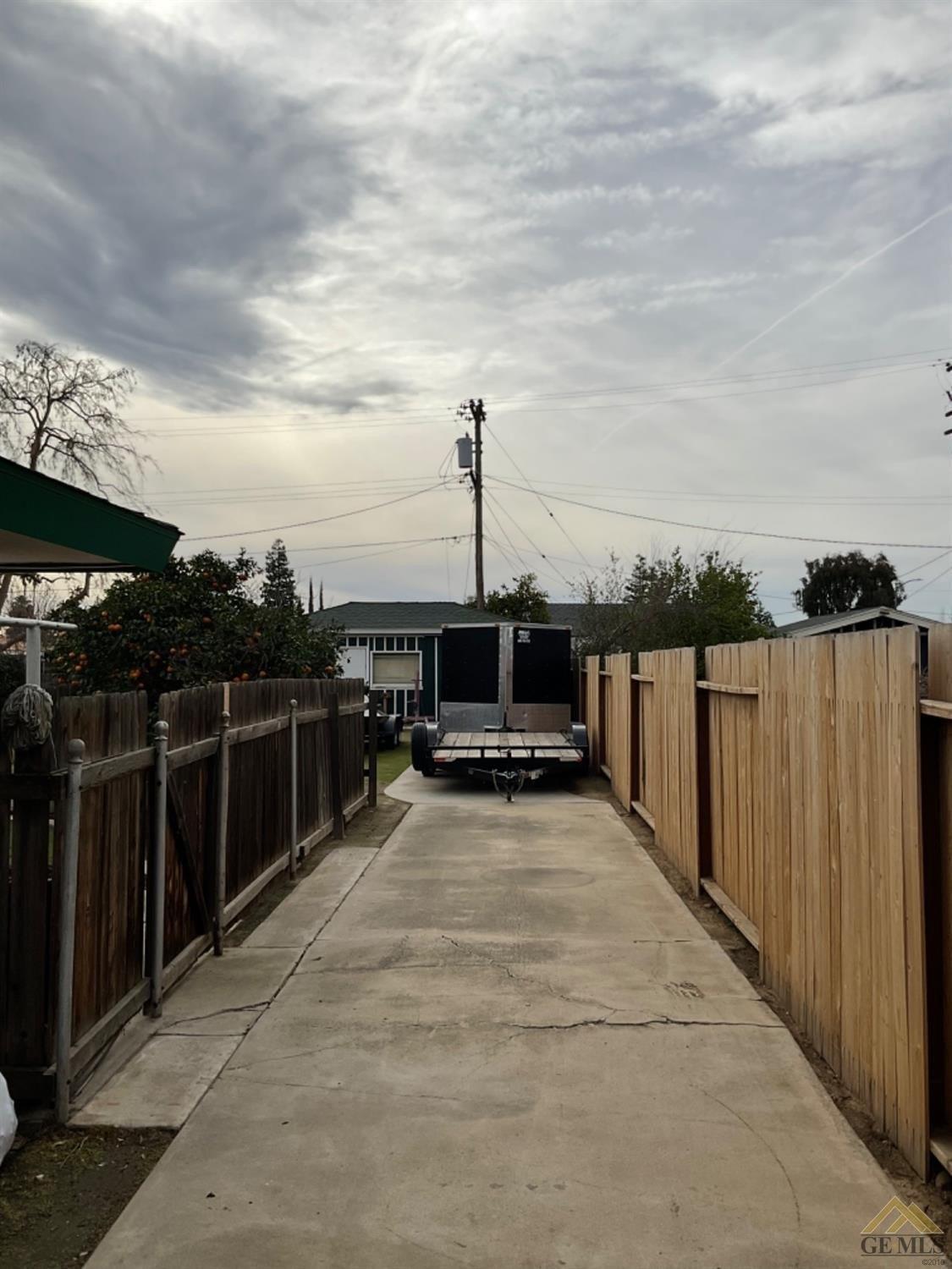 Carter Ave, Bakersfield, CA 93308