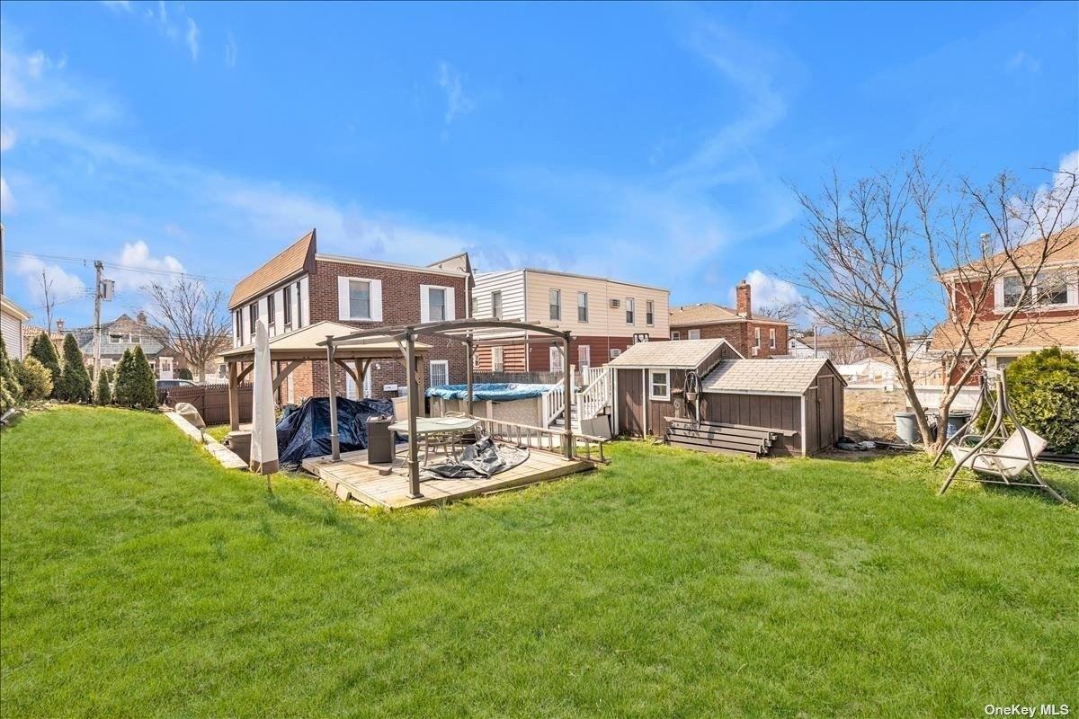 7th Ave, College Point, NY 11356