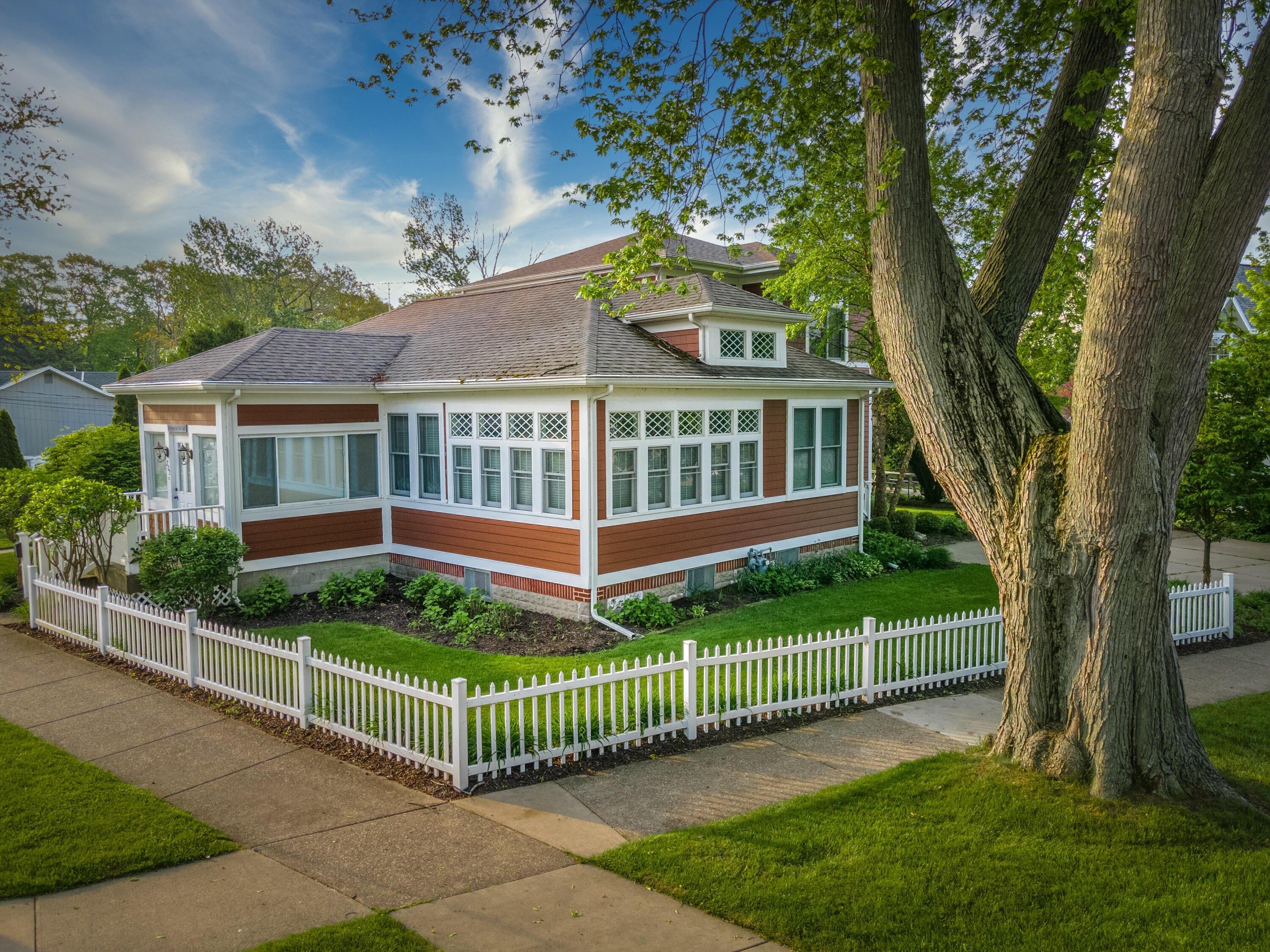 Oak St, South Haven, MI 49090