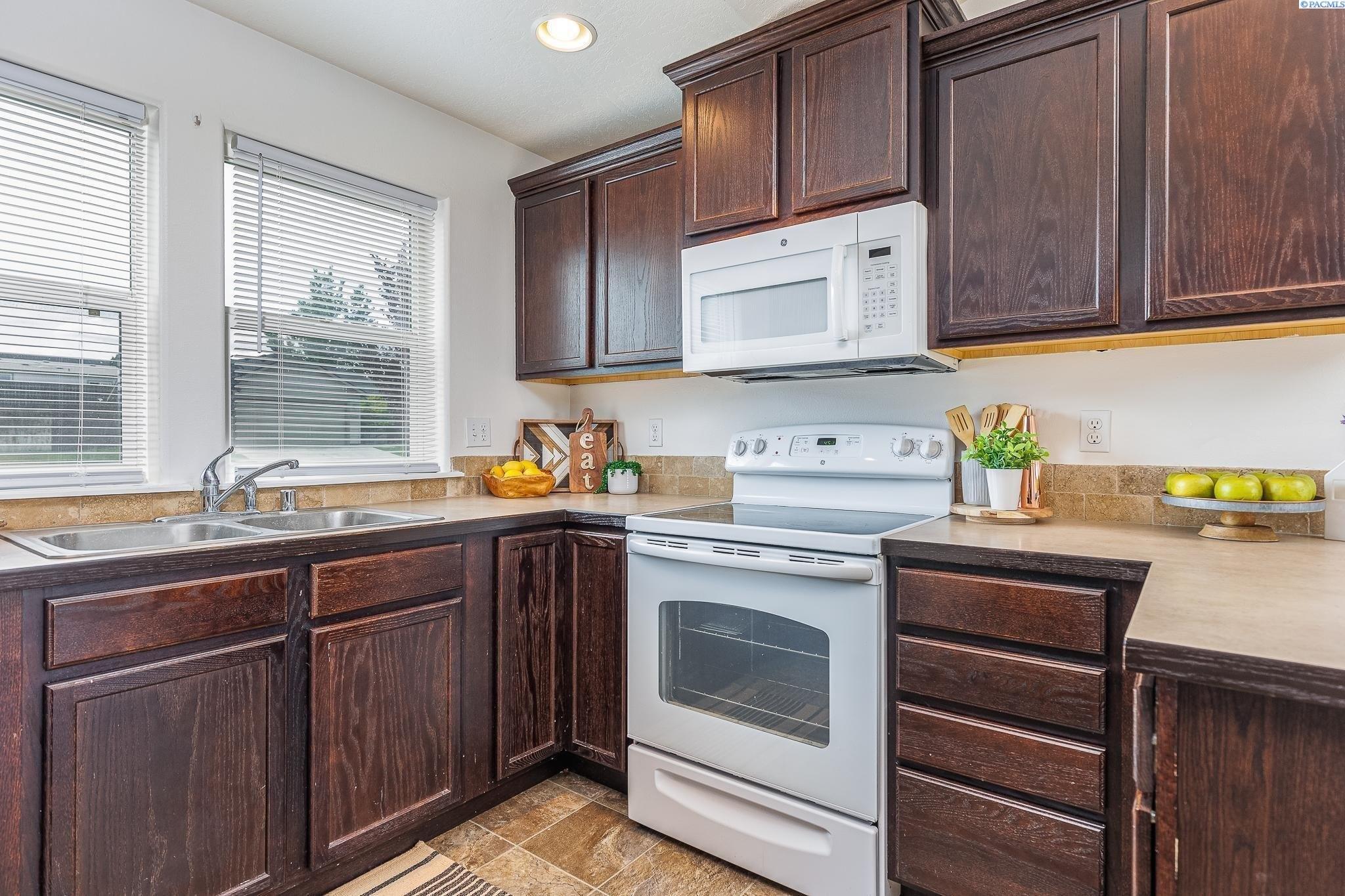 S Wyoming St, Kennewick, WA 99336