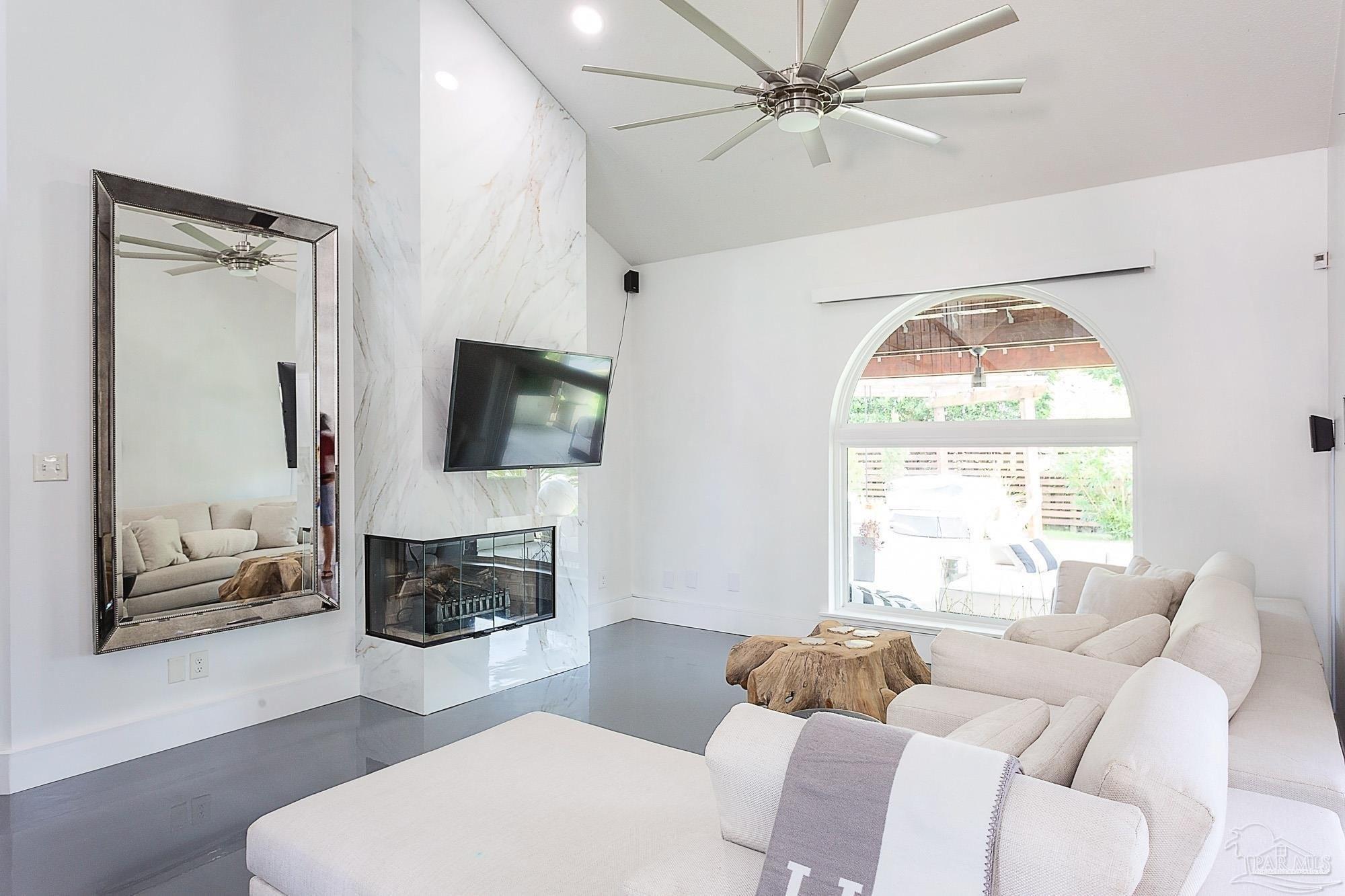 Longwood Dr, Gulf Breeze, FL 32563