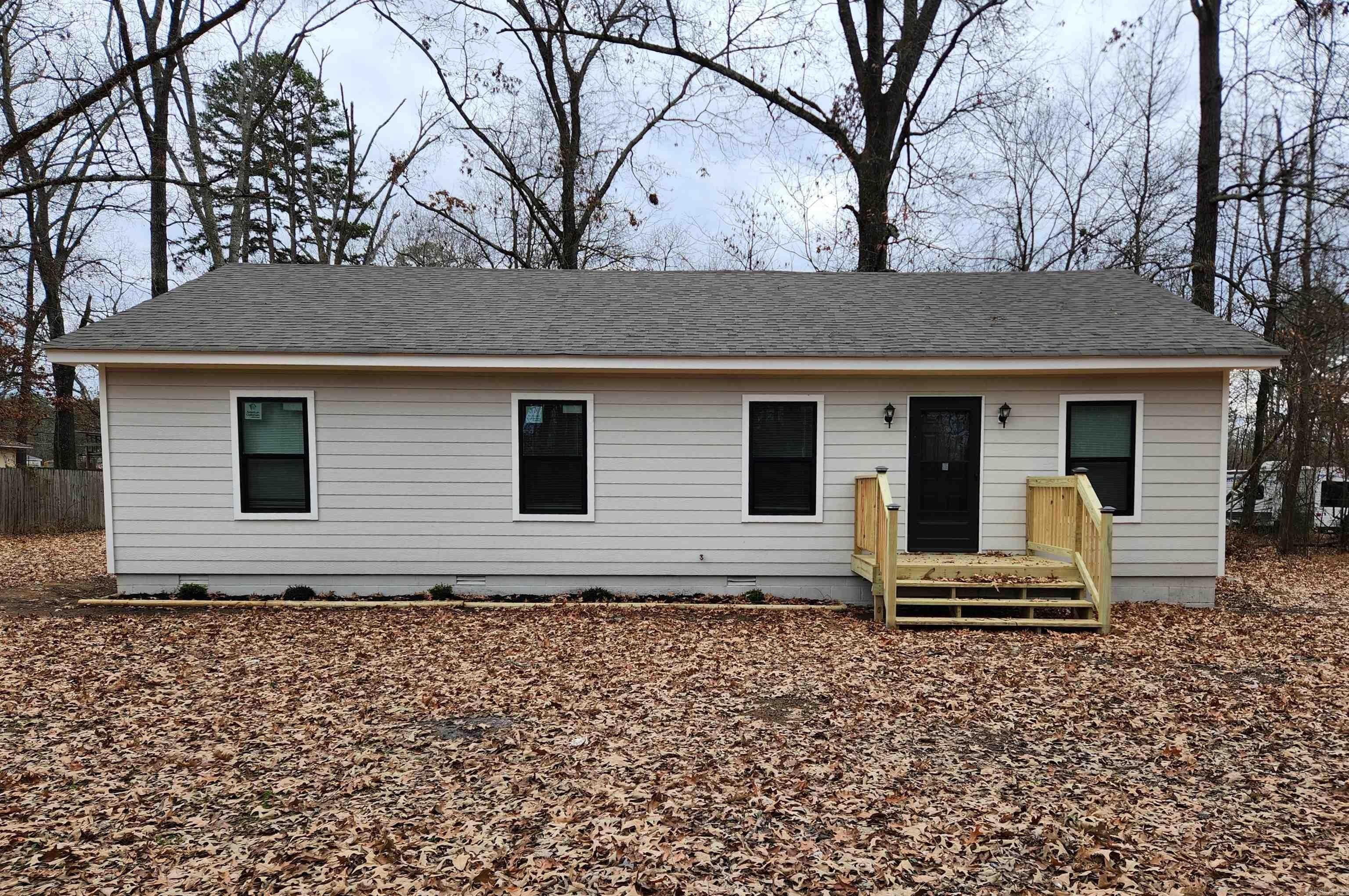 Lulu Ln, Benton, AR 72019