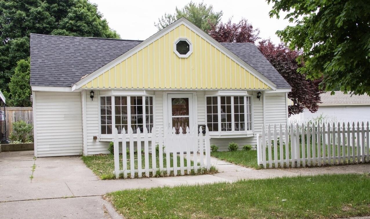 Valley Ave Nw, Grand Rapids, MI 49504