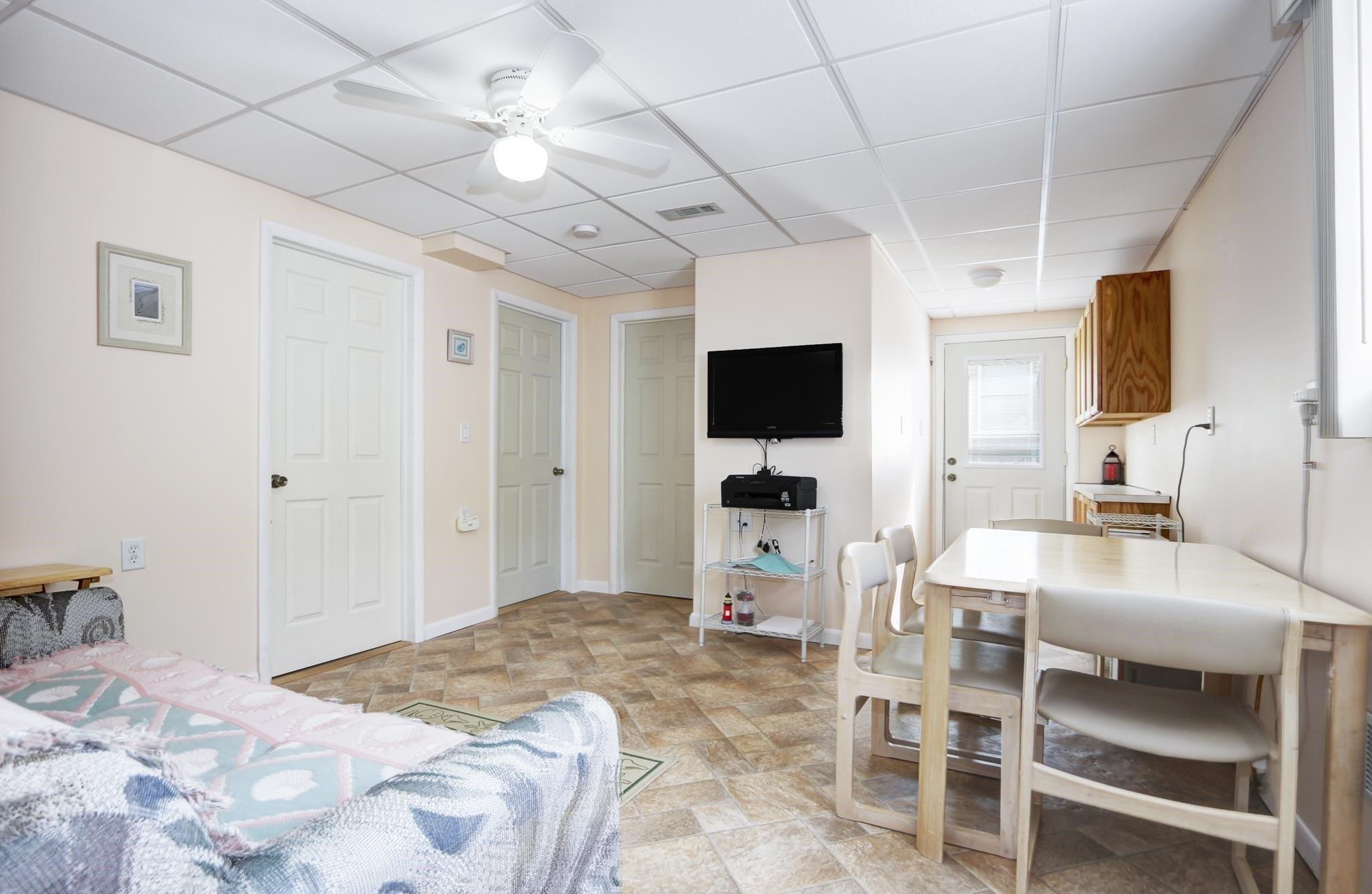 W Syracuse Ave, Wildwood, NJ 08260