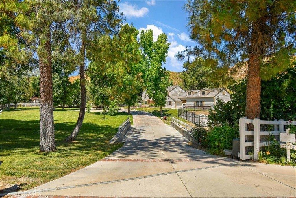 Pacy St, Newhall, CA 91321