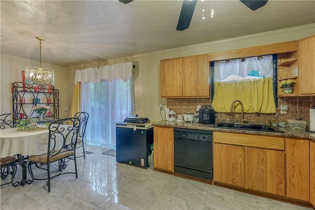 Magnolia Dr, Jonesboro, GA 30238