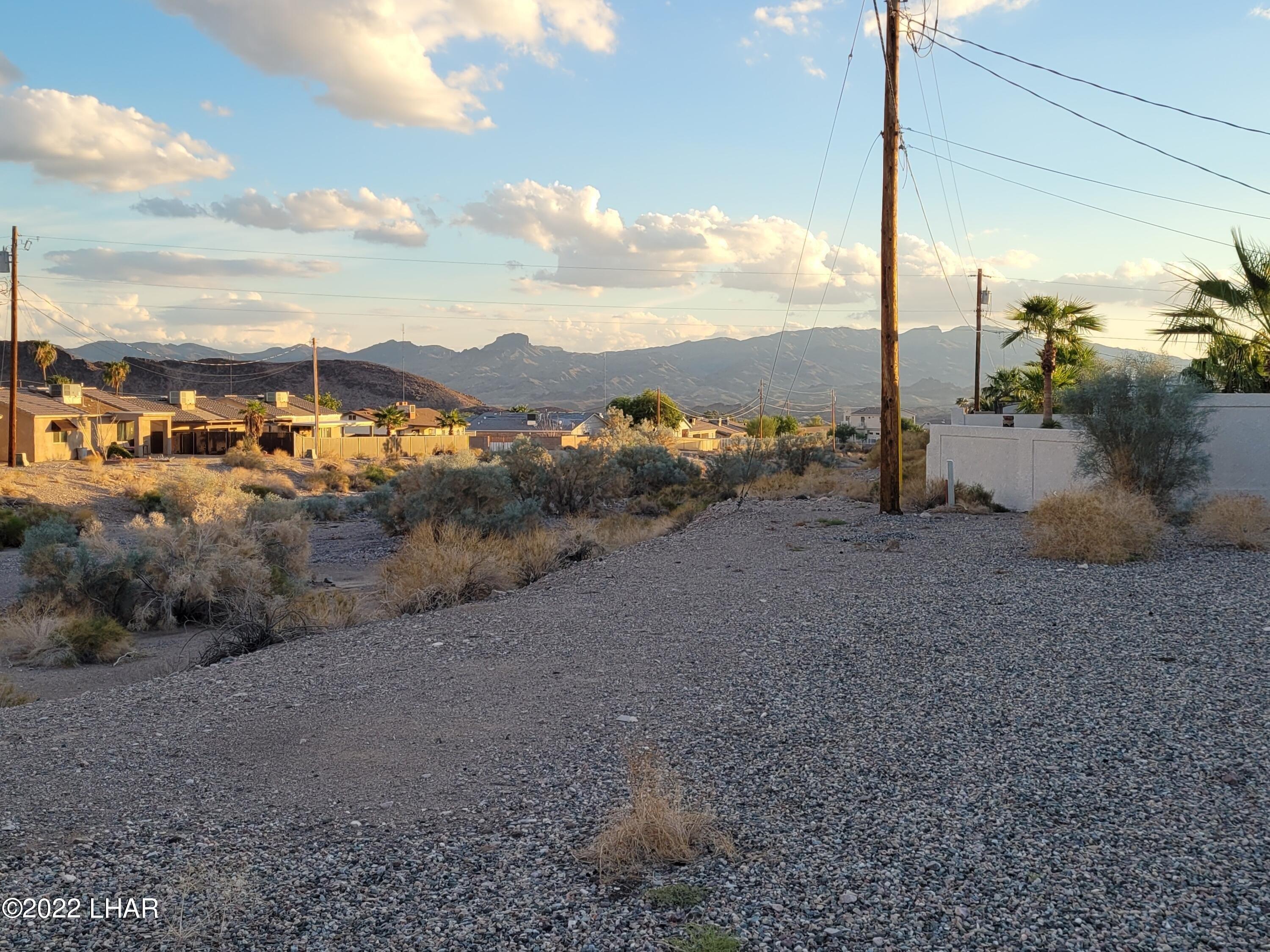 Shoshone Dr, Lake Havasu City, AZ 86406