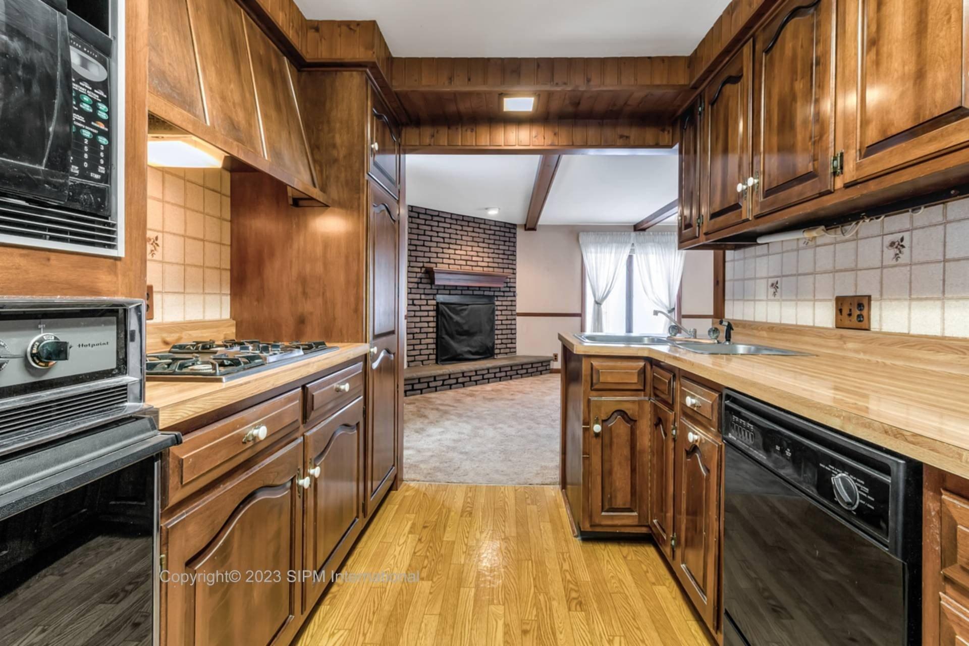 Kelvin Dr, Buffalo, NY 14223