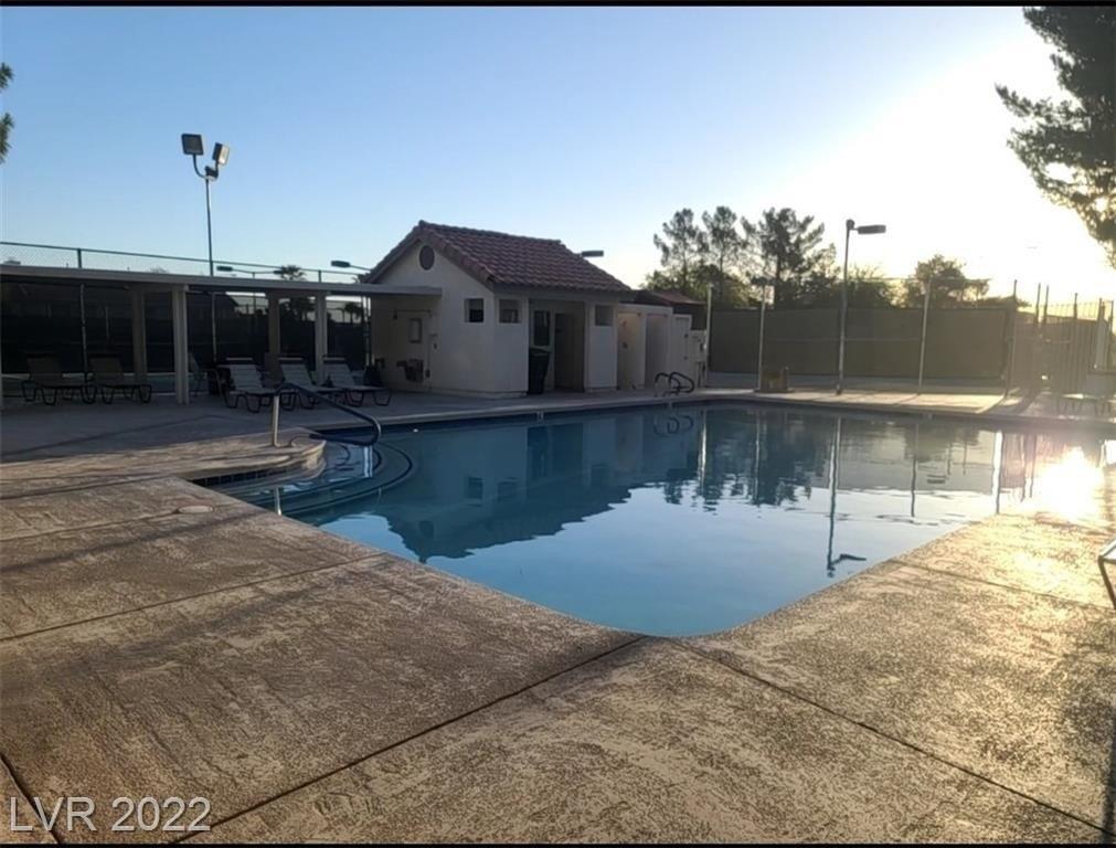 Thousand Oaks Dr, Las Vegas, NV 89123