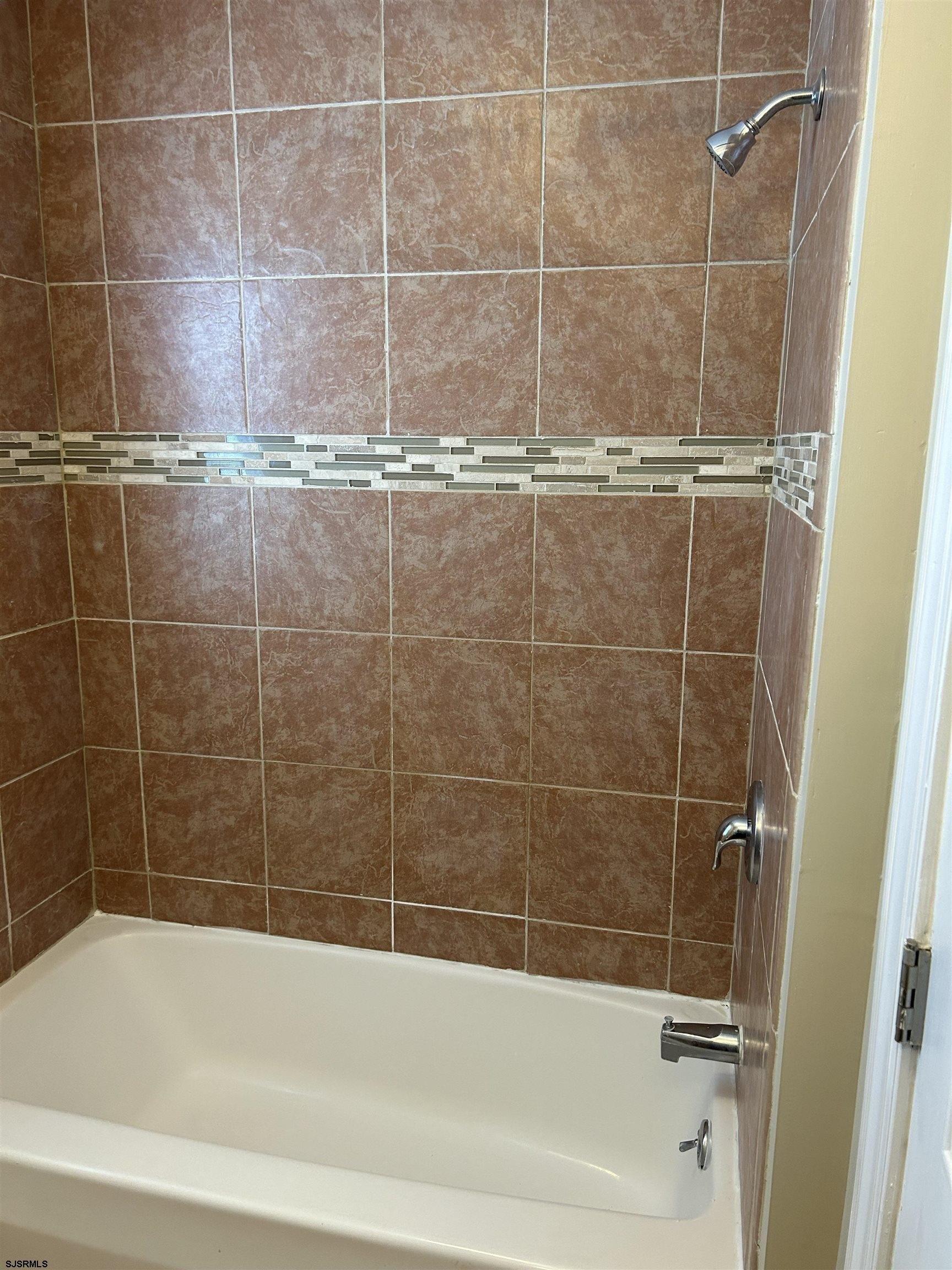 N Suffolk Ave, Ventnor City, NJ 08406