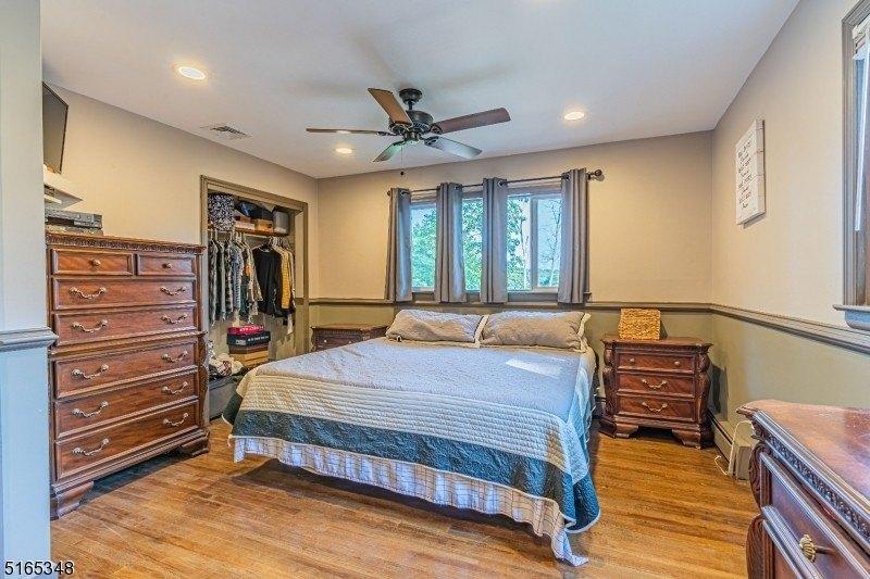 Windemere Ave, Mount Arlington, NJ 07856
