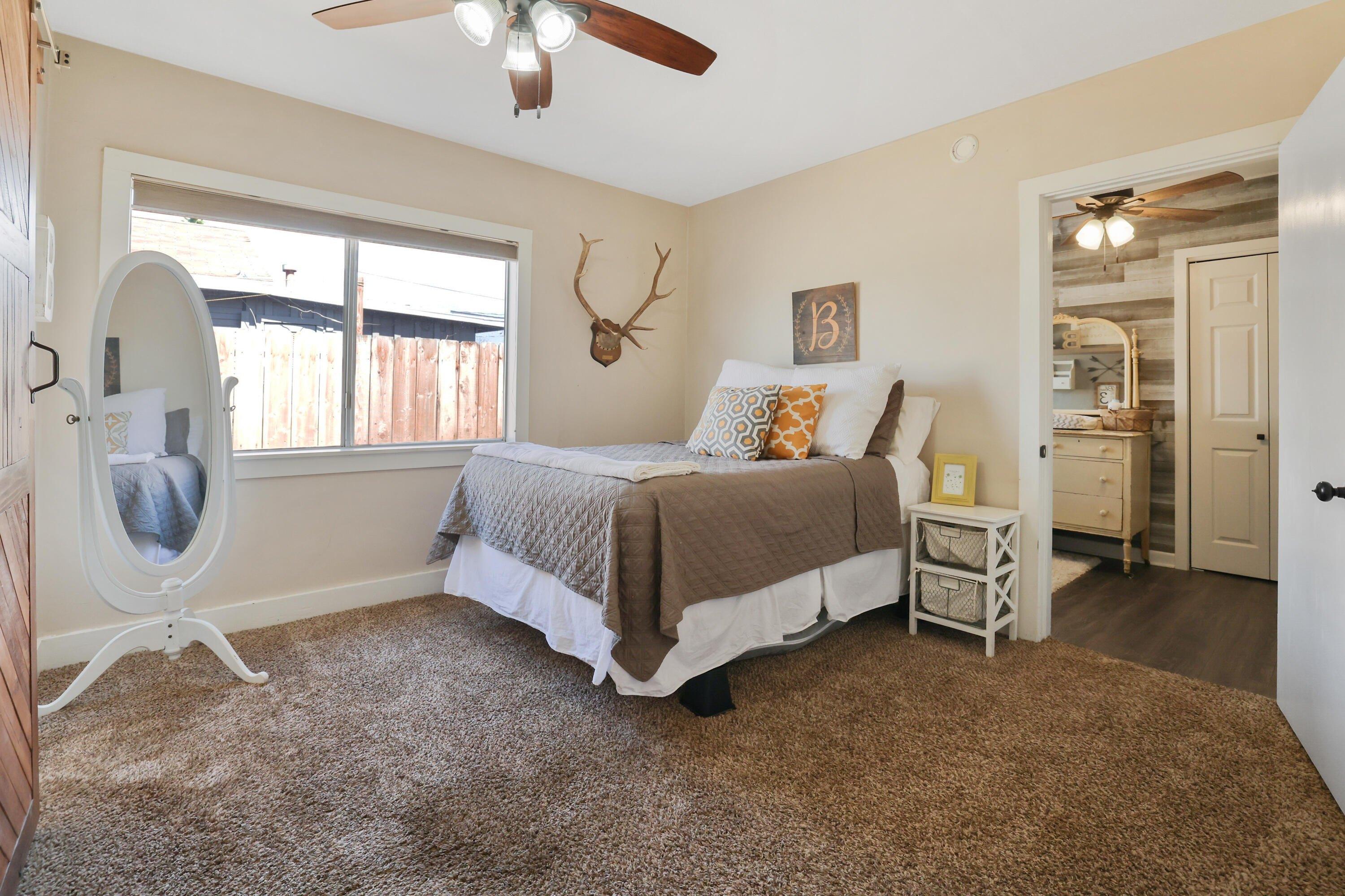 S Belmont Rd, Exeter, CA 93221