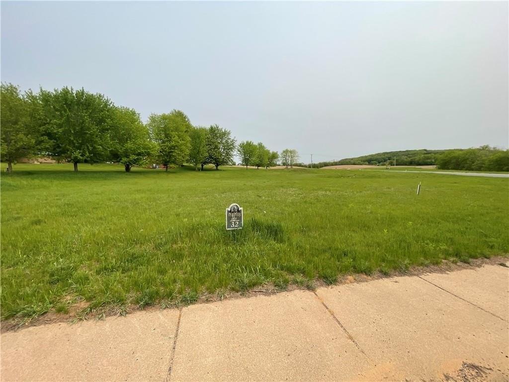 Nicholas Dr, Menomonie, WI 54751