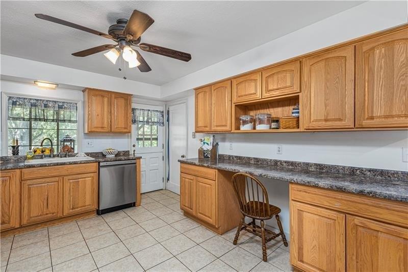 Sterling Dr, Bethel Park, PA 15102