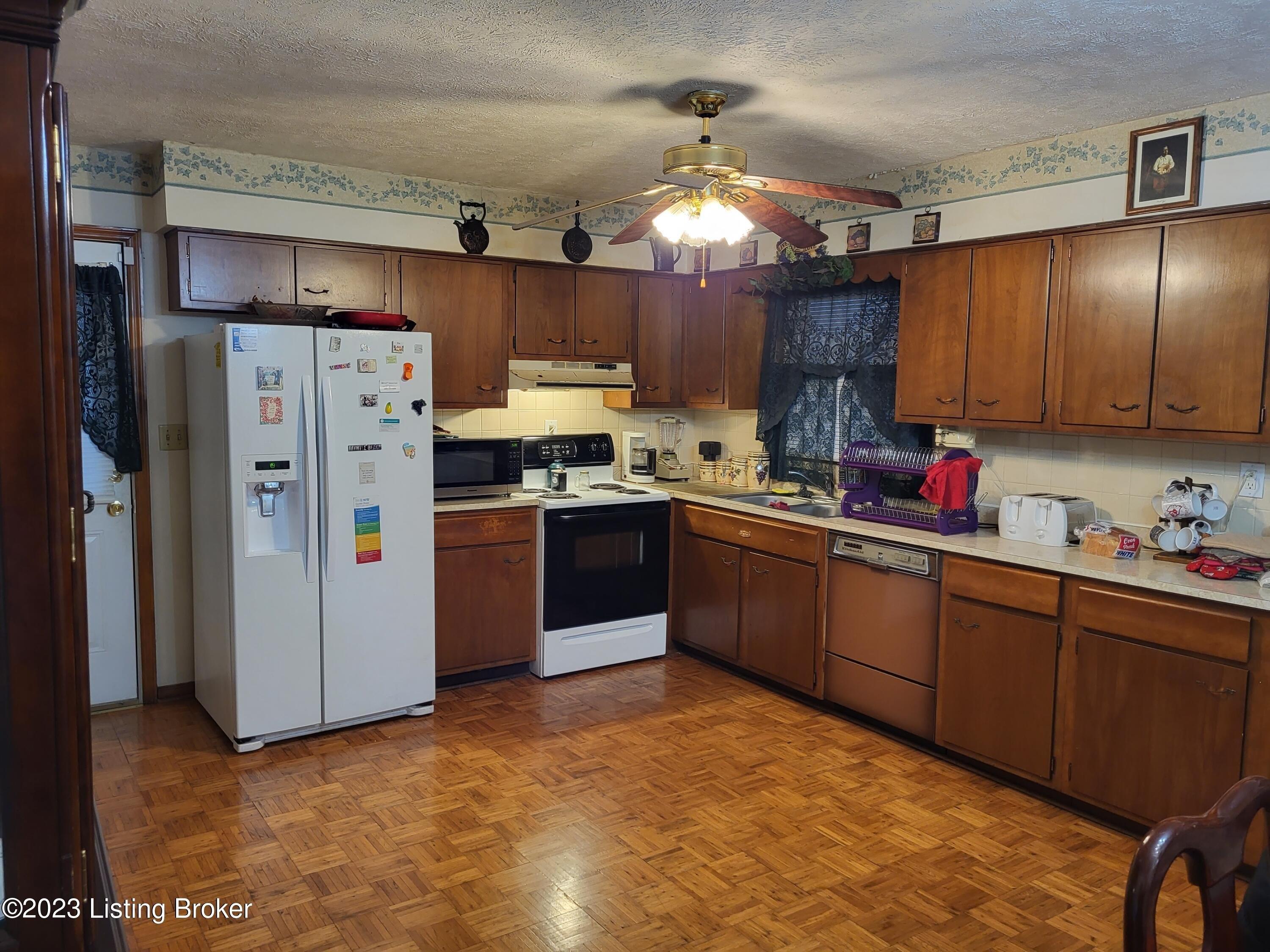 Russell Cave Rd, Lexington, KY 40505