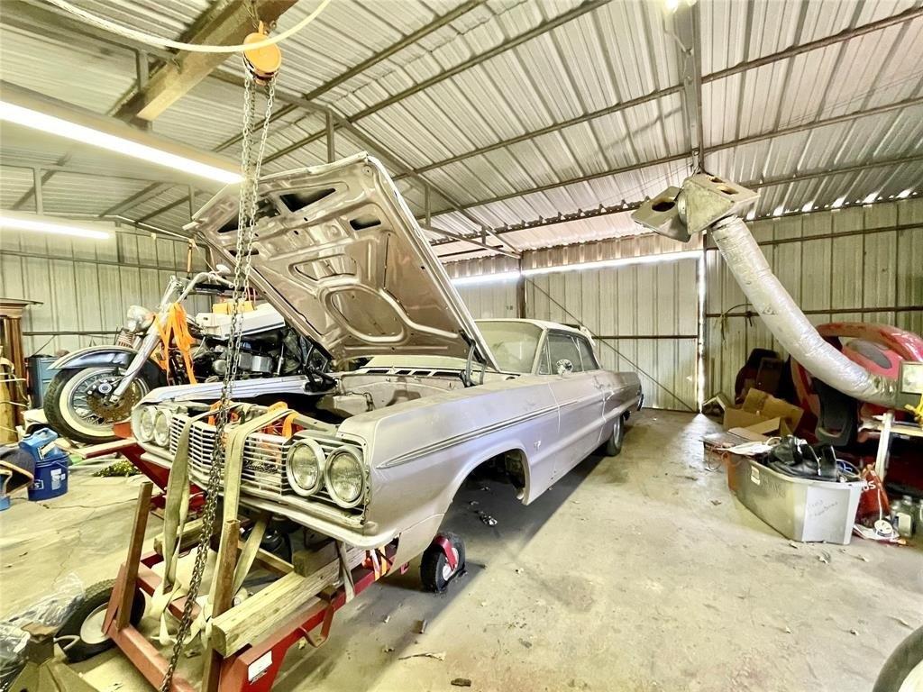 Ladybird Ln, Azle, TX 76020